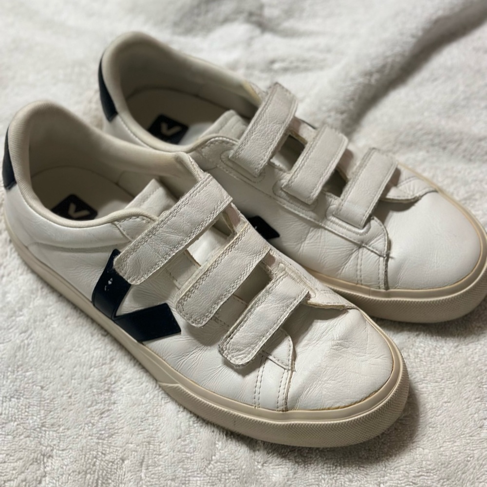 Mens Veja shoes size 11